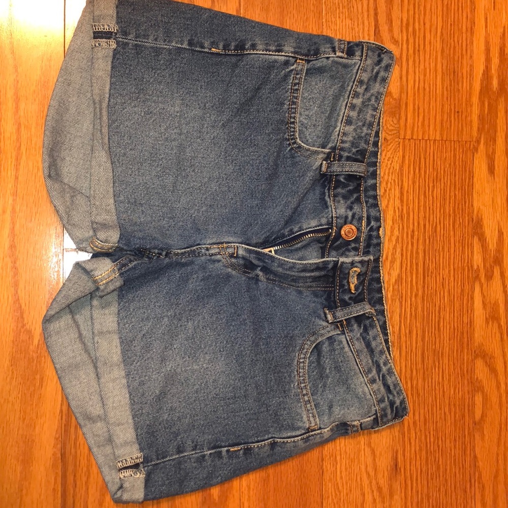 H&M Blue jean mid-high waisted shorts SIZE: 4